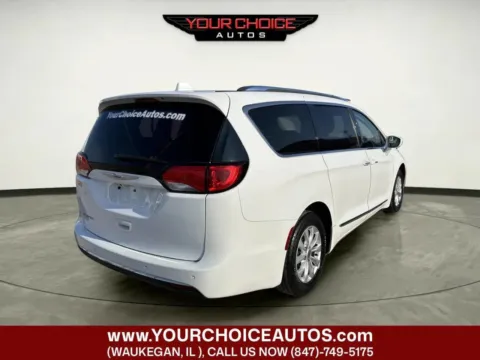 More photos of 2018 Chrysler Pacifica Touring L at Your Choice Autos - Waukegan, IL