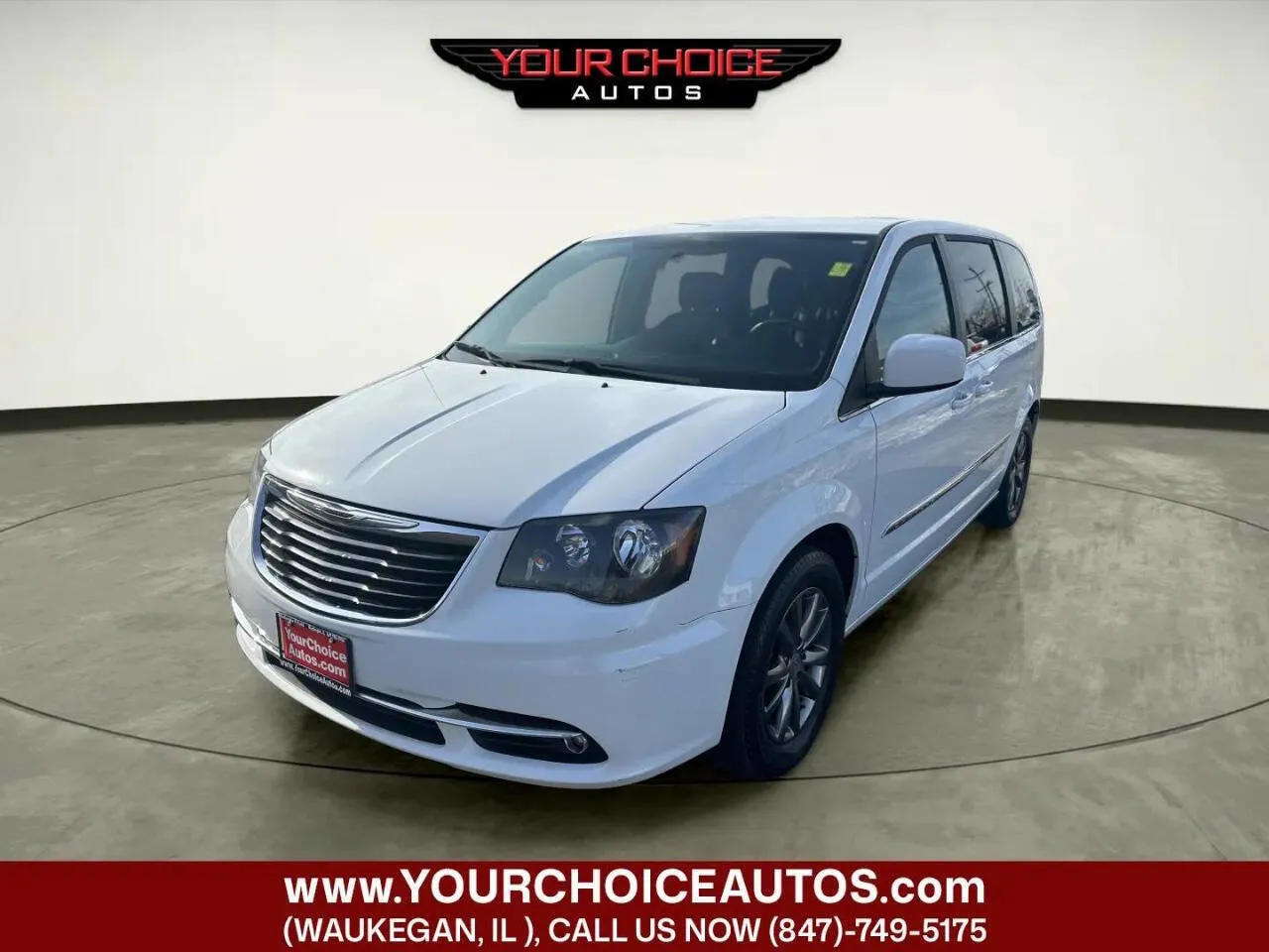 White 2016 Chrysler Town & Country S for sale in Waukegan, IL