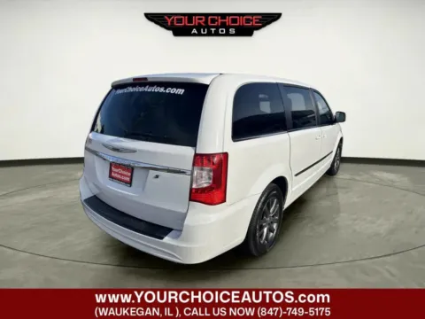 More photos of 2016 Chrysler Town & Country S at Your Choice Autos - Waukegan, IL