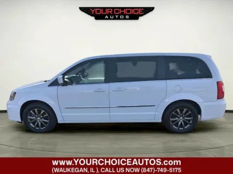More photos of 2016 Chrysler Town & Country S at Your Choice Autos - Waukegan, IL