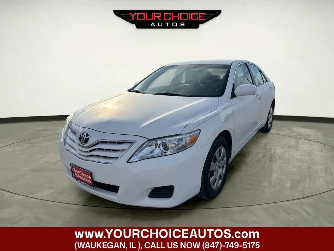 White 2011 Toyota Camry LE 4dr Sedan 6A for sale in Waukegan, IL