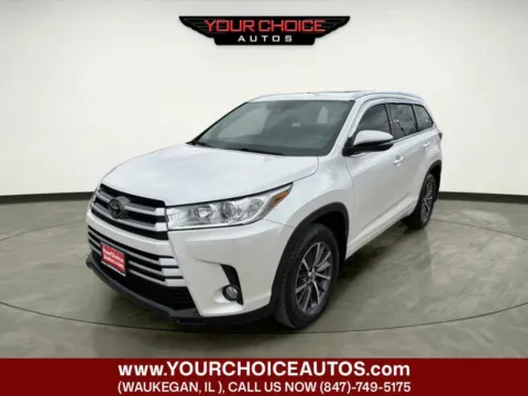 White 2017 Toyota Highlander XLE AWD 4dr SUV for sale in Waukegan, IL