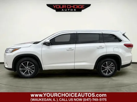 Photos of 2017 Toyota Highlander XLE AWD 4dr SUV for sale in Waukegan, IL at Your Choice Autos - Waukegan