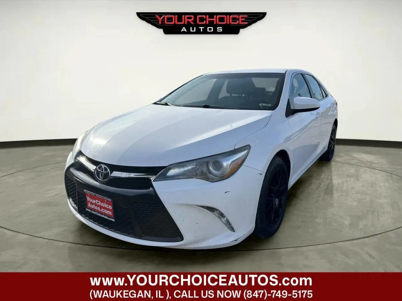 White 2015 Toyota Camry SE 4dr Sedan for sale in Waukegan, IL