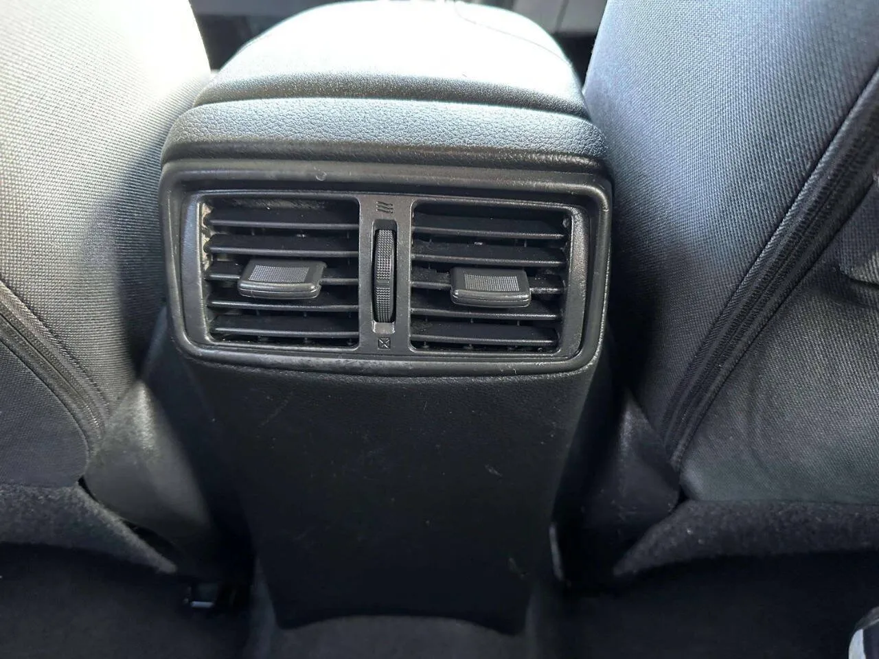 2017 Nissan Rogue SV - Photo 23