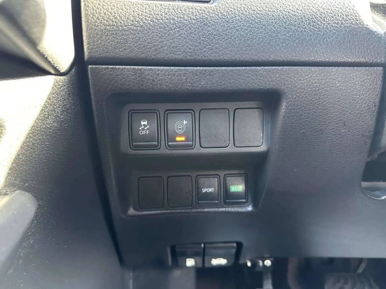 2017 Nissan Rogue SV - Photo 33