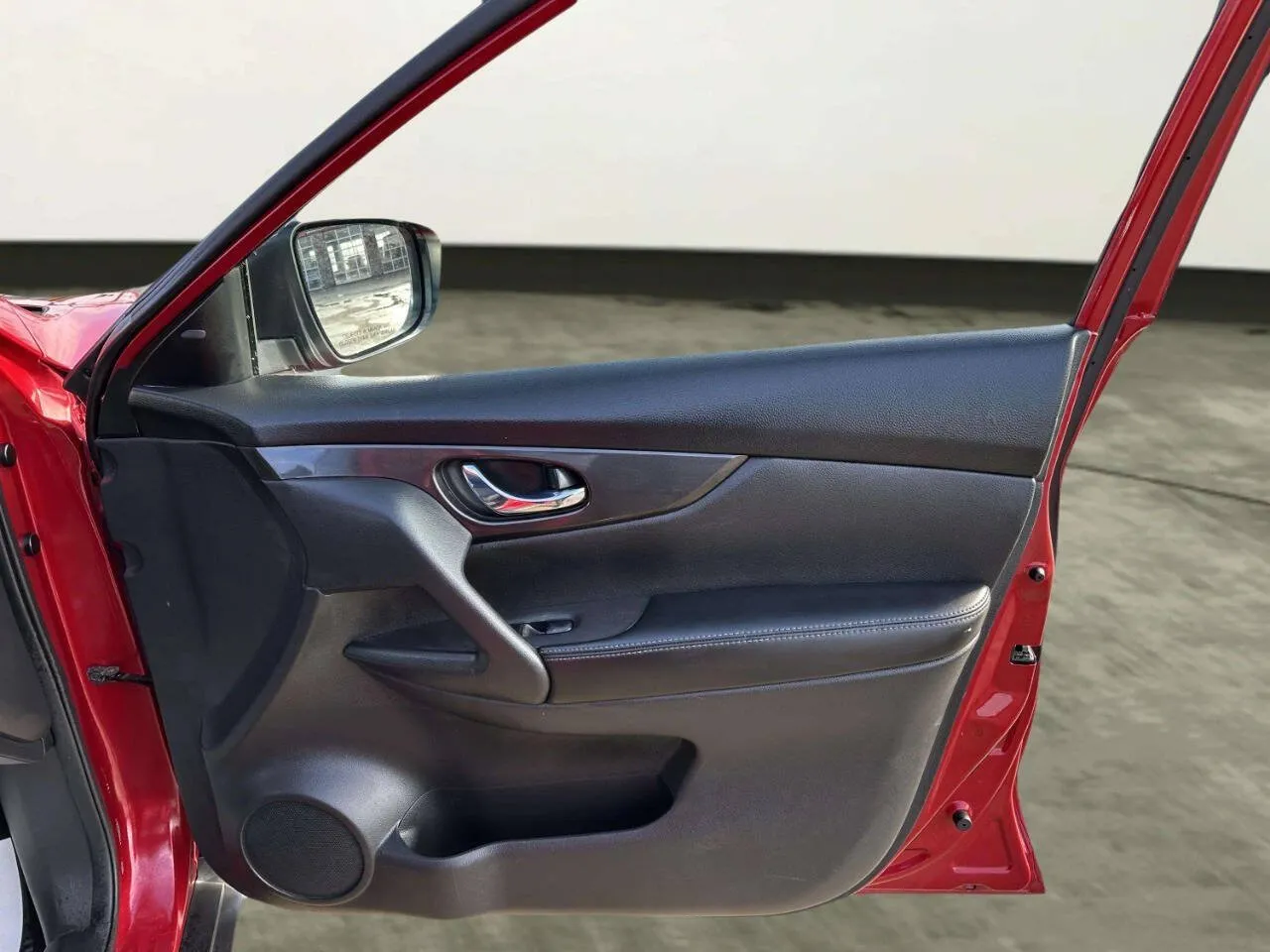 2017 Nissan Rogue SV - Photo 25