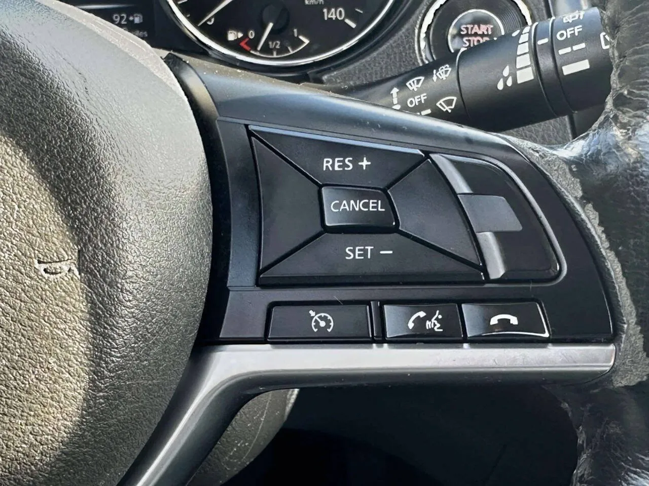 2017 Nissan Rogue SV - Photo 31