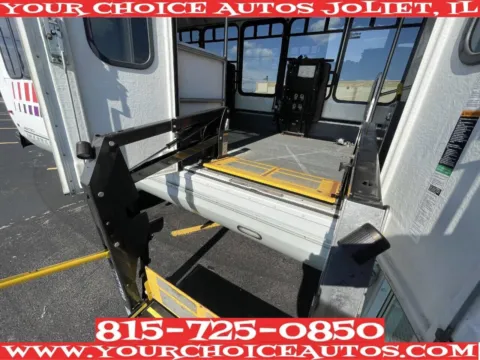 More photos of 2014 Chevrolet Express Commercial Cutaway Diesel at Your Choice Autos - Waukegan, IL
