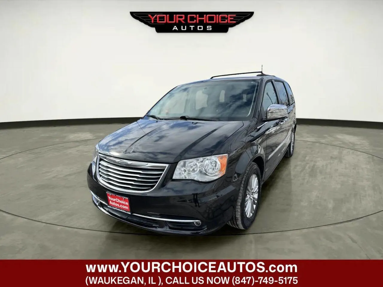 Black 2015 Chrysler Town & Country Touring-L for sale in Waukegan, IL