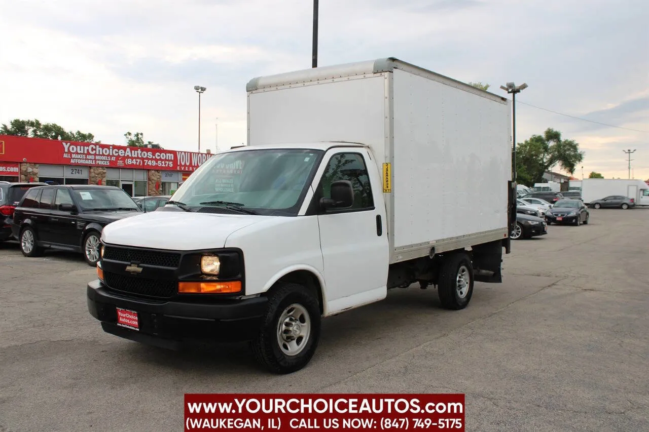 White 2016 Chevrolet Express Commercial Cutaway 3500 2dr 139 in. WB Cutaway Chassis w/1WT for sale in Waukegan, IL