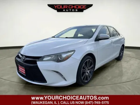 White 2016 Toyota Camry SE 4dr Sedan for sale in Waukegan, IL