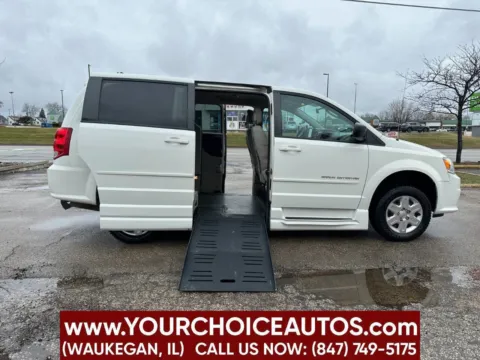 White 2012 Dodge Grand Caravan SE for sale in Waukegan, IL