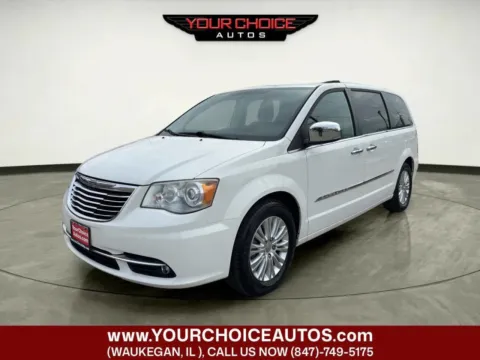 White 2012 Chrysler Town & Country Limited for sale in Waukegan, IL