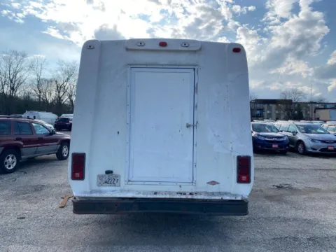 More photos of 2010 Ford Econoline Commercial Cutaway E 350 SD 2dr 138 in. WB DRW Cutaway Chassis at Your Choice Autos - Waukegan, IL