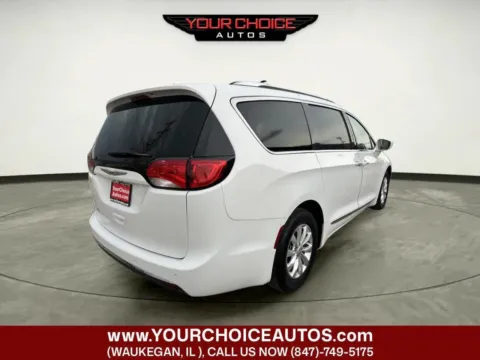 More photos of 2018 Chrysler Pacifica Touring L at Your Choice Autos - Waukegan, IL