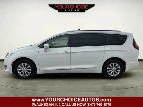 Photos of 2018 Chrysler Pacifica Touring L for sale in Waukegan, IL at Your Choice Autos - Waukegan