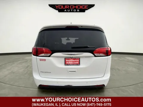 More photos of 2018 Chrysler Pacifica Touring L at Your Choice Autos - Waukegan, IL