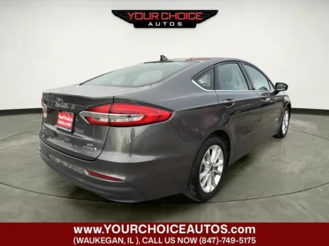More photos of 2019 Ford Fusion Hybrid SE at Your Choice Autos - Waukegan, IL