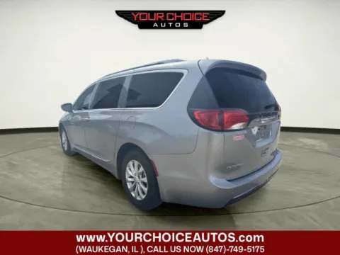 Another view of 2018 Chrysler Pacifica Touring L for sale in Waukegan, IL at Your Choice Autos - Waukegan