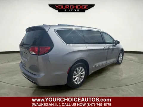 More photos of 2018 Chrysler Pacifica Touring L at Your Choice Autos - Waukegan, IL