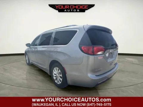 Another view of 2018 Chrysler Pacifica Touring L for sale in Waukegan, IL at Your Choice Autos - Waukegan