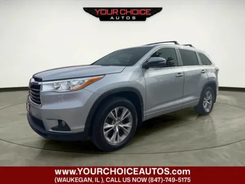 Silver 2014 Toyota Highlander XLE for sale in Waukegan, IL