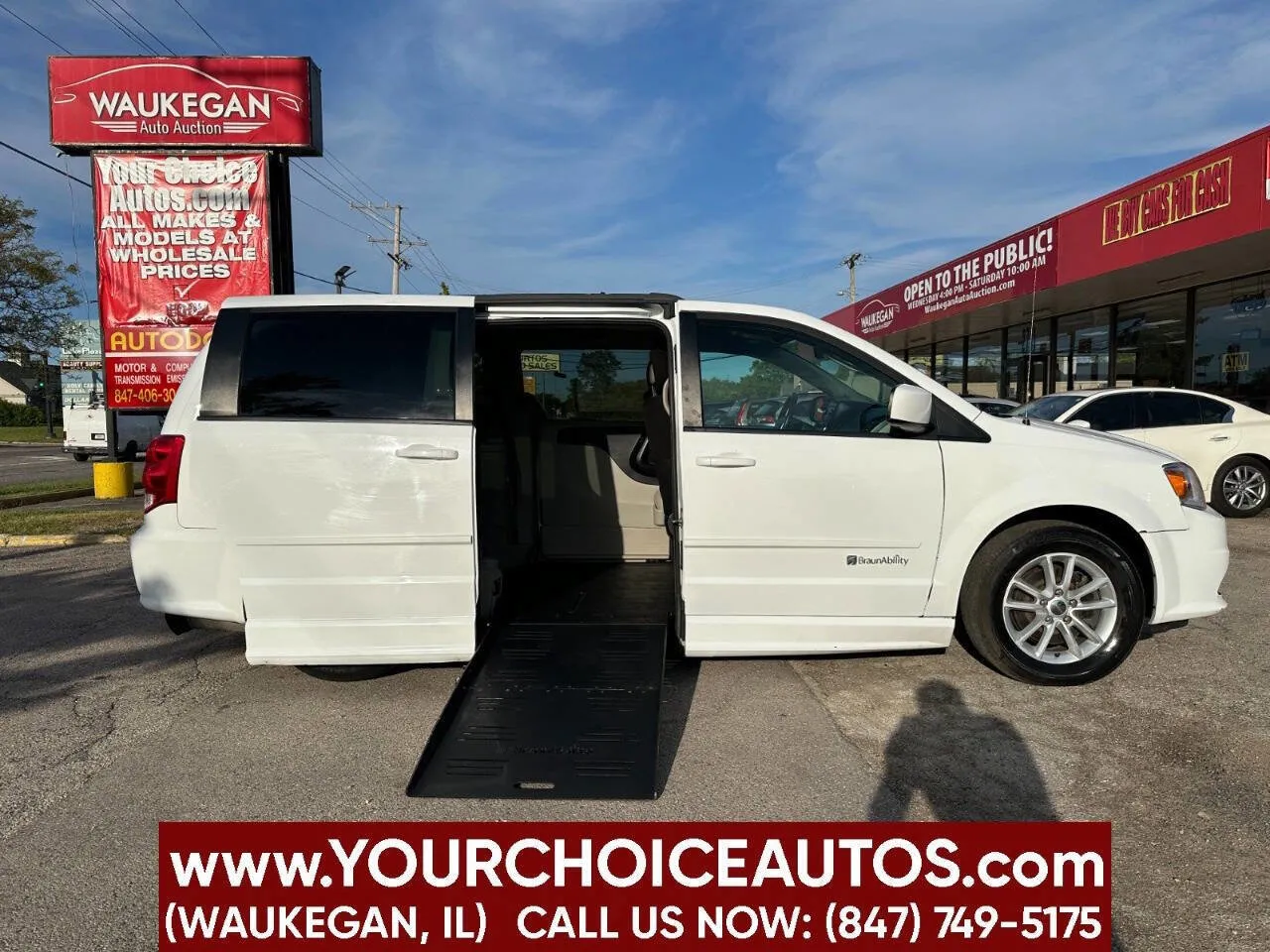 White 2016 Dodge Grand Caravan SXT for sale in Waukegan, IL