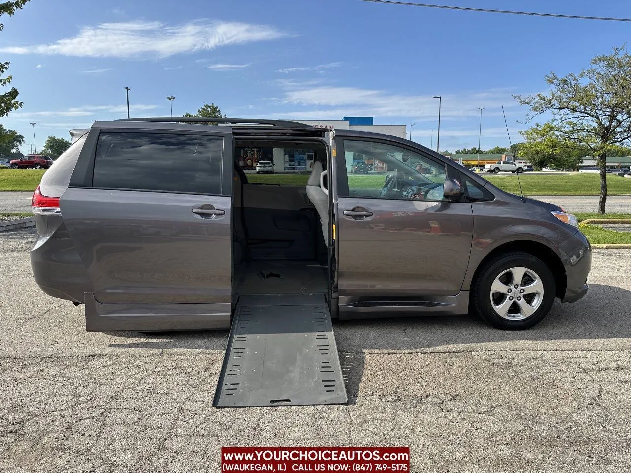 Gray 2013 Toyota Sienna LE Mobility 7 Passenger 4dr Mini Van for sale in Waukegan, IL