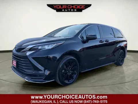 Black 2023 Toyota Sienna LE for sale in Waukegan, IL