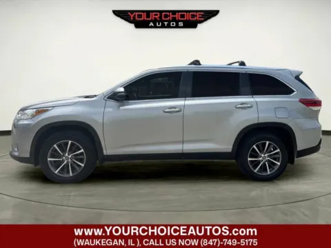 Photos of 2019 Toyota Highlander XLE AWD 4dr SUV for sale in Waukegan, IL at Your Choice Autos - Waukegan