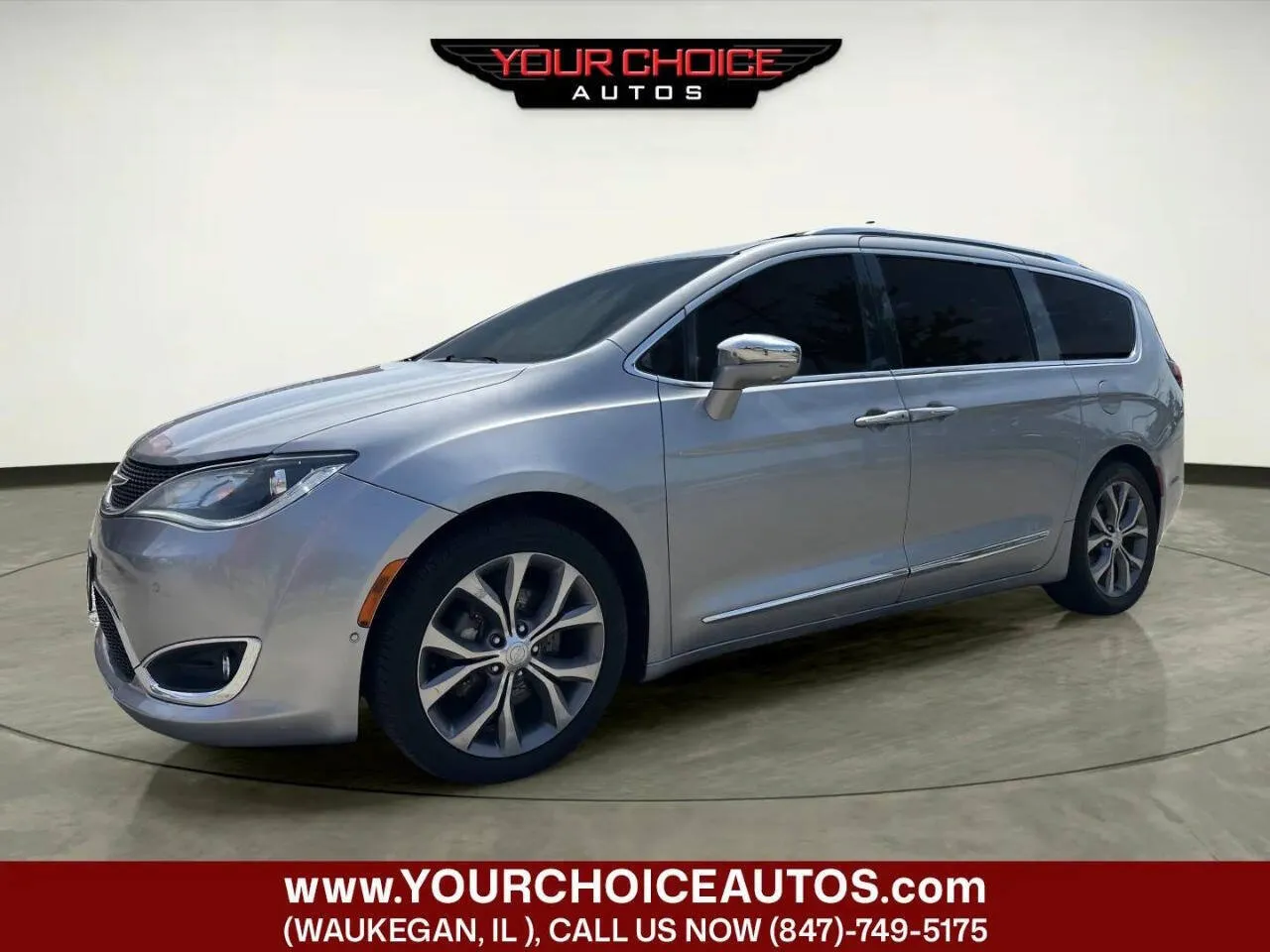 Silver 2018 Chrysler Pacifica Limited for sale in Waukegan, IL