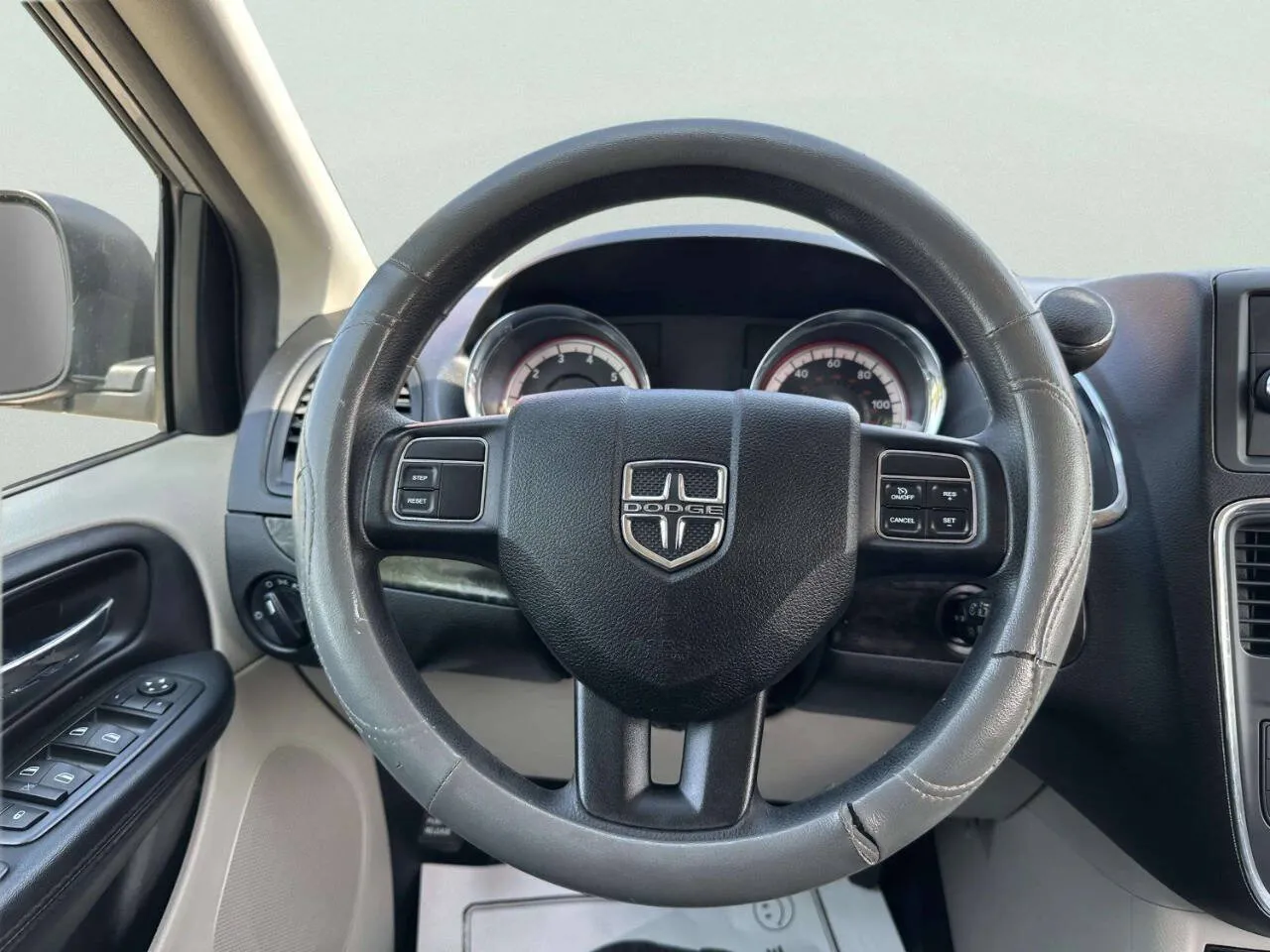 2015 Dodge Grand Caravan SXT - Photo 24