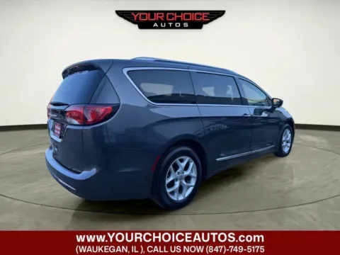 More photos of 2018 Chrysler Pacifica Touring L Plus at Your Choice Autos - Waukegan, IL