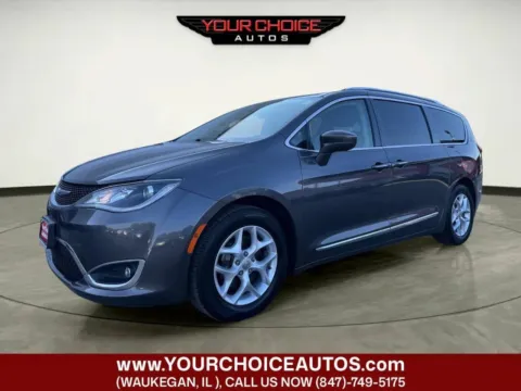 Gray 2018 Chrysler Pacifica Touring L Plus for sale in Waukegan, IL