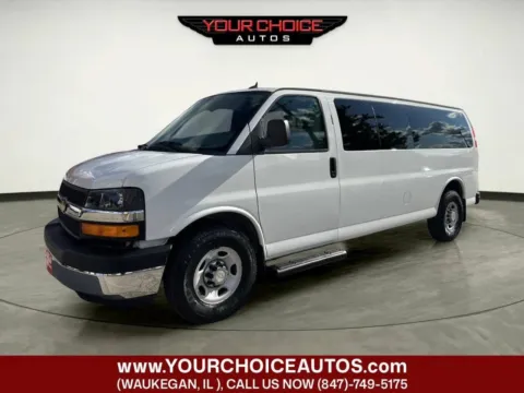 White 2014 Chevrolet Express Passenger LT for sale in Waukegan, IL