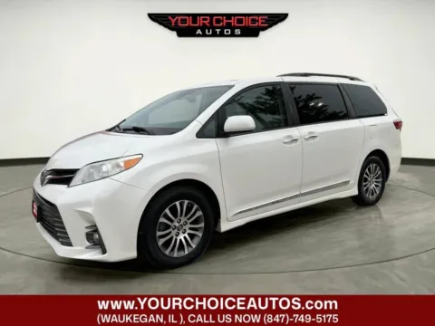 White 2018 Toyota Sienna XLE 8 Passenger 4dr Mini Van for sale in Waukegan, IL