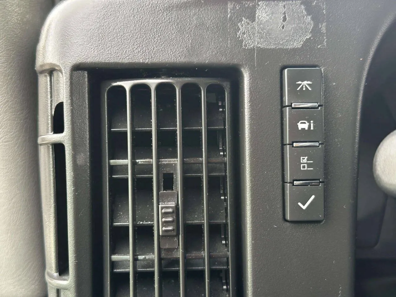 2014 Chevrolet Express Cargo Work Van - Photo 31