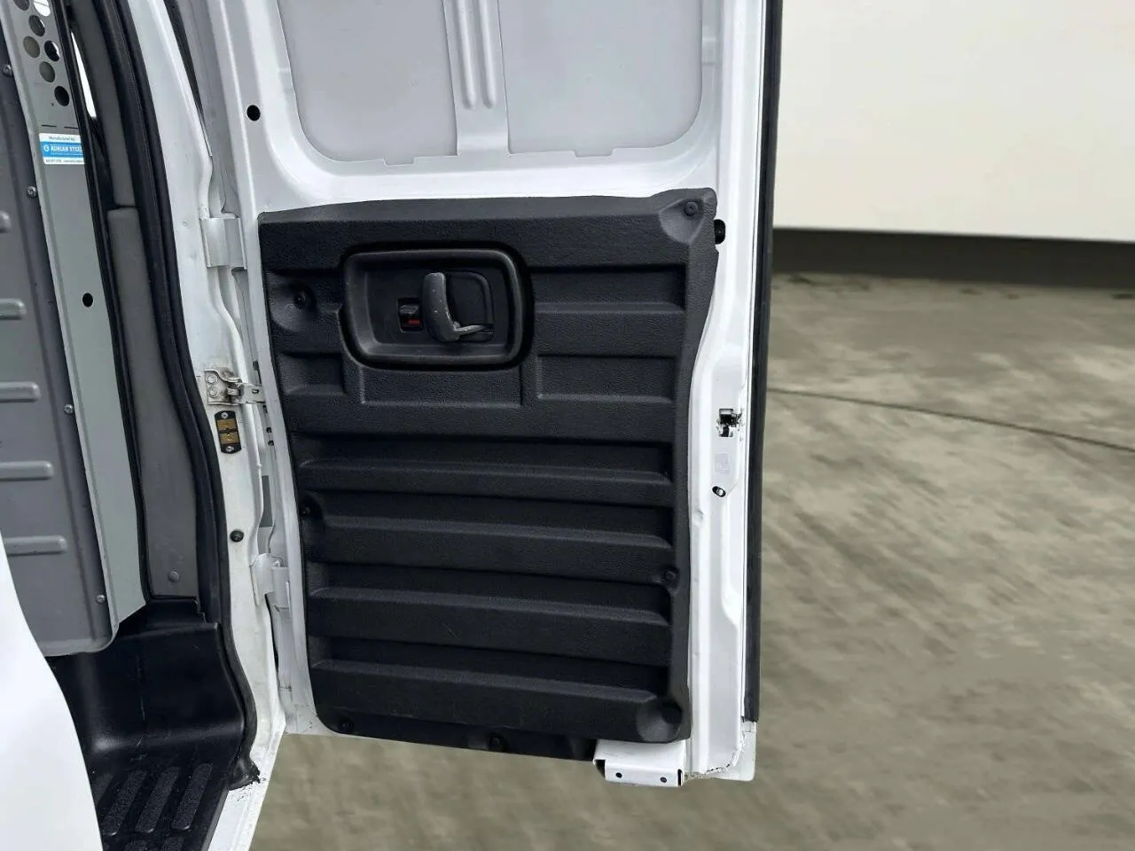 2014 Chevrolet Express Cargo Work Van - Photo 17