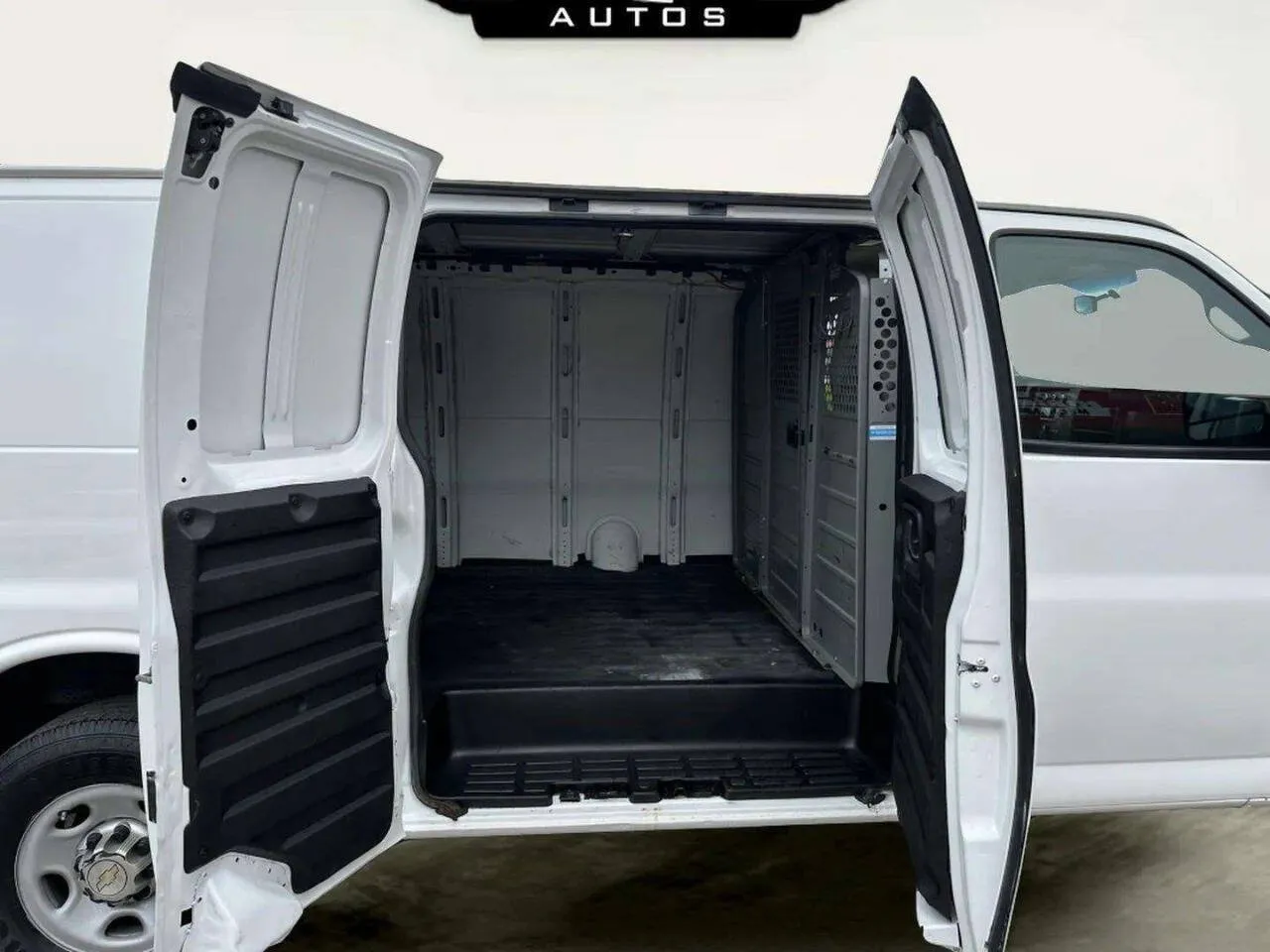 2014 Chevrolet Express Cargo Work Van - Photo 26