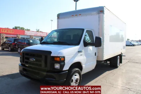 White 2013 Ford Econoline Commercial Cutaway E 350 SD 2dr 158 in. WB DRW Cutaway Chassis for sale in Waukegan, IL