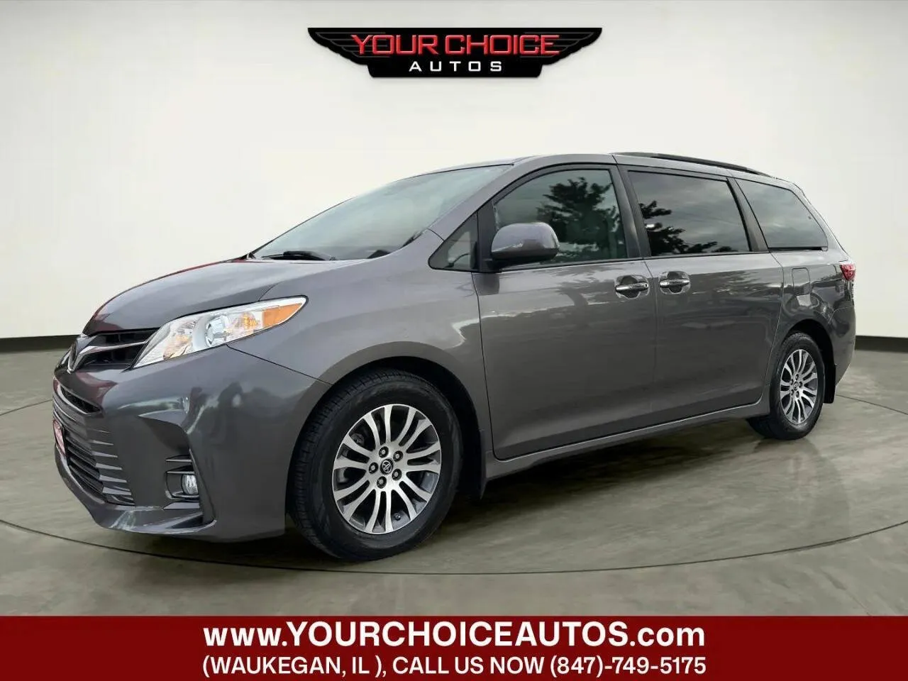Unknown 2018 Toyota Sienna XLE 8 Passenger 4dr Mini Van for sale in Waukegan, IL