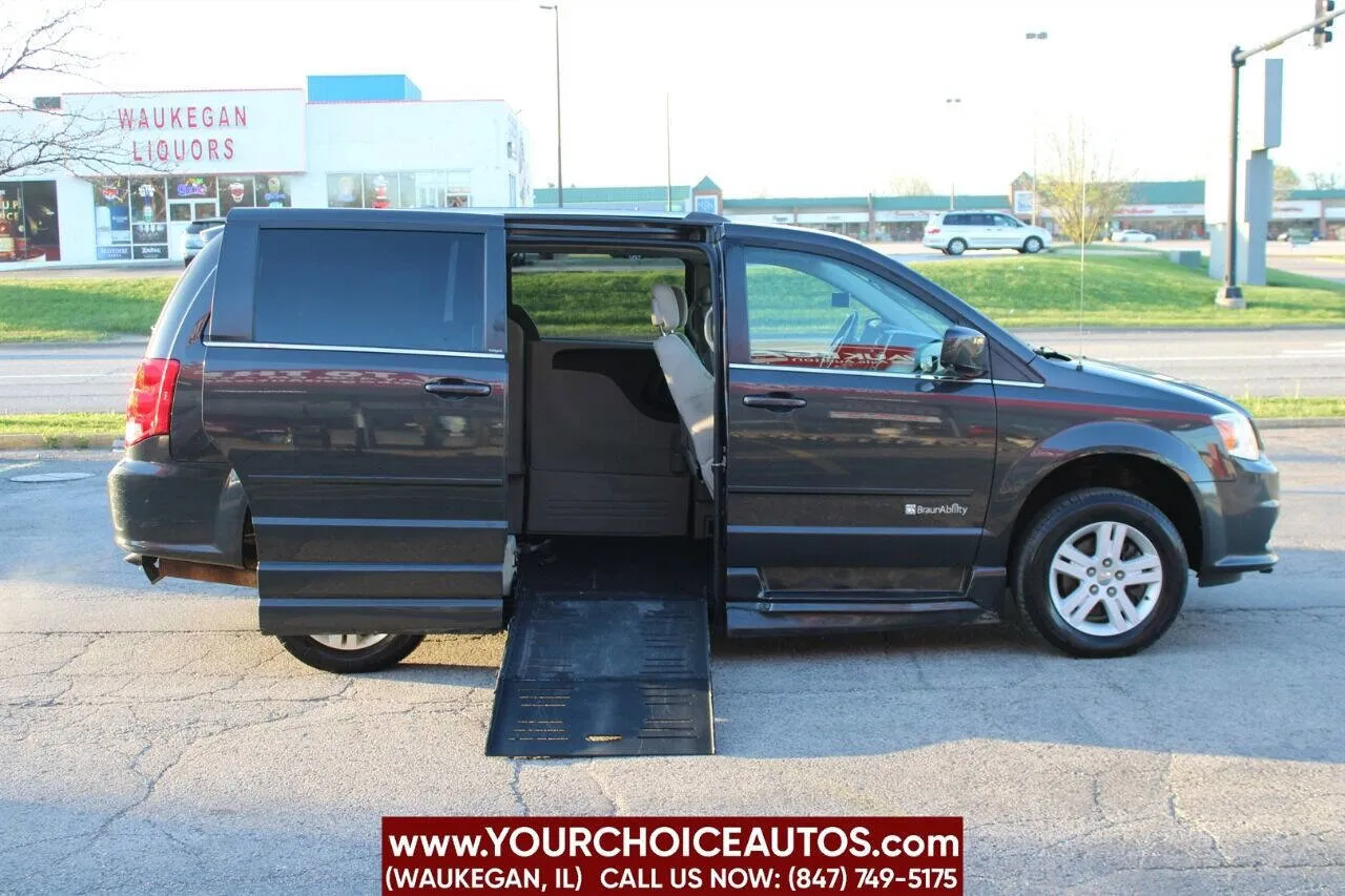 Gray 2012 Dodge Grand Caravan Crew for sale in Waukegan, IL