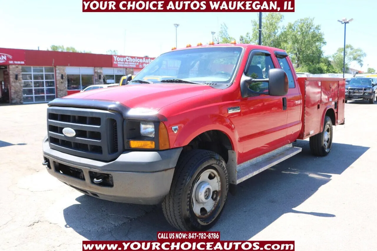 Red 2006 Ford Super Duty F-350 SRW 4X4 4dr SuperCab 161.8 in. WB for sale in Waukegan, IL