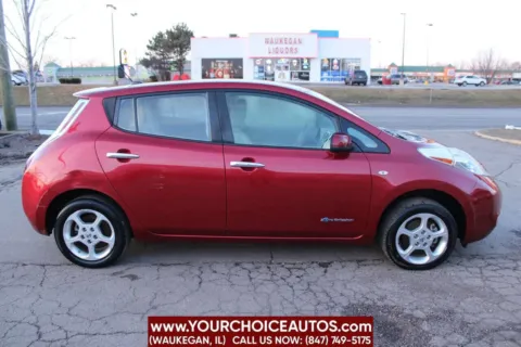 More photos of 2011 Nissan LEAF SL-e at Your Choice Autos - Waukegan, IL