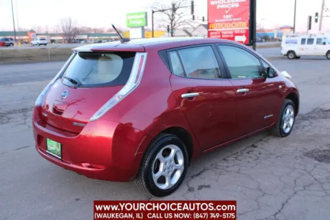More photos of 2011 Nissan LEAF SL-e at Your Choice Autos - Waukegan, IL