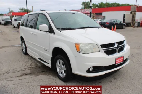 More photos of 2011 Dodge Grand Caravan Crew at Your Choice Autos - Waukegan, IL
