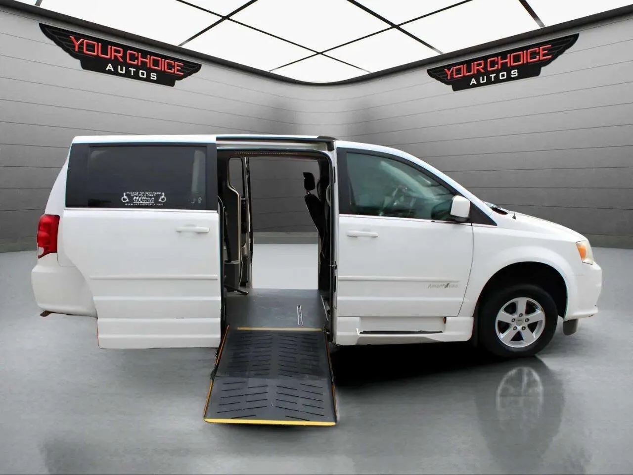 2011 Dodge Grand Caravan Crew for sale in Waukegan, IL