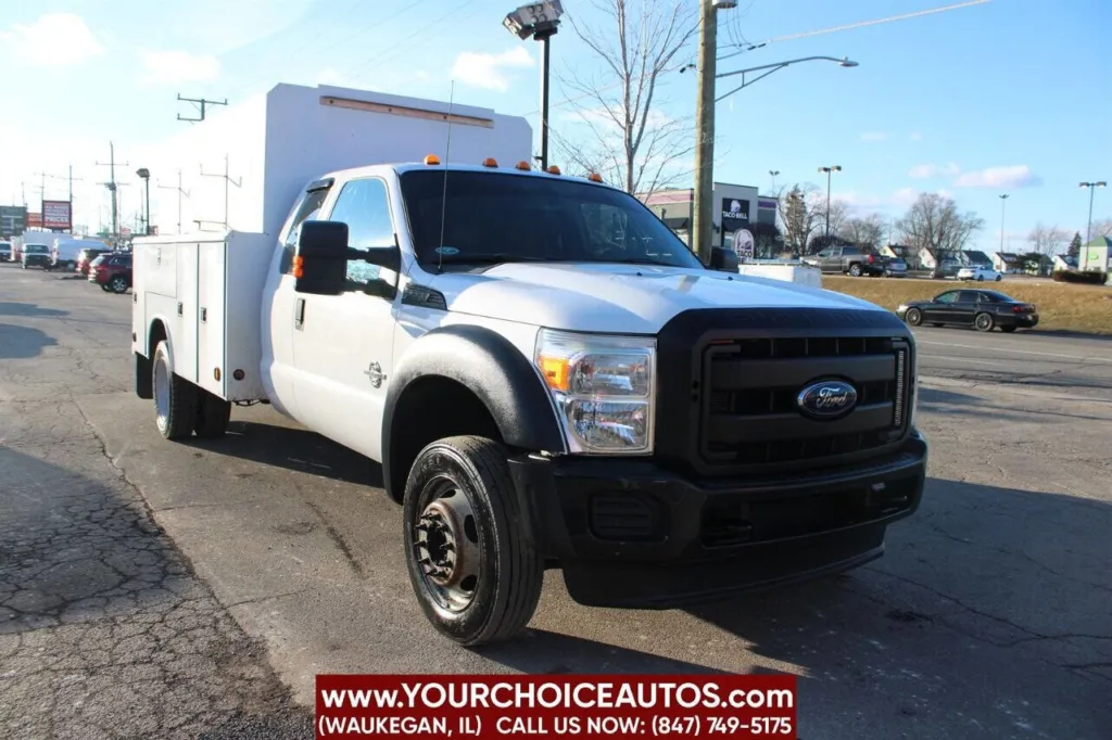 2013 Ford Super Duty F-550 DRW 4X2 4dr SuperCab 161.8 185.8 in. WB for sale in Waukegan, IL