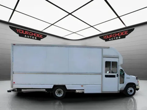 More photos of 2008 Ford Econoline Commercial Cutaway E 350 SD 2dr Commercial/Cutaway/Chassis 138 176 in. WB at Your Choice Autos - Waukegan, IL